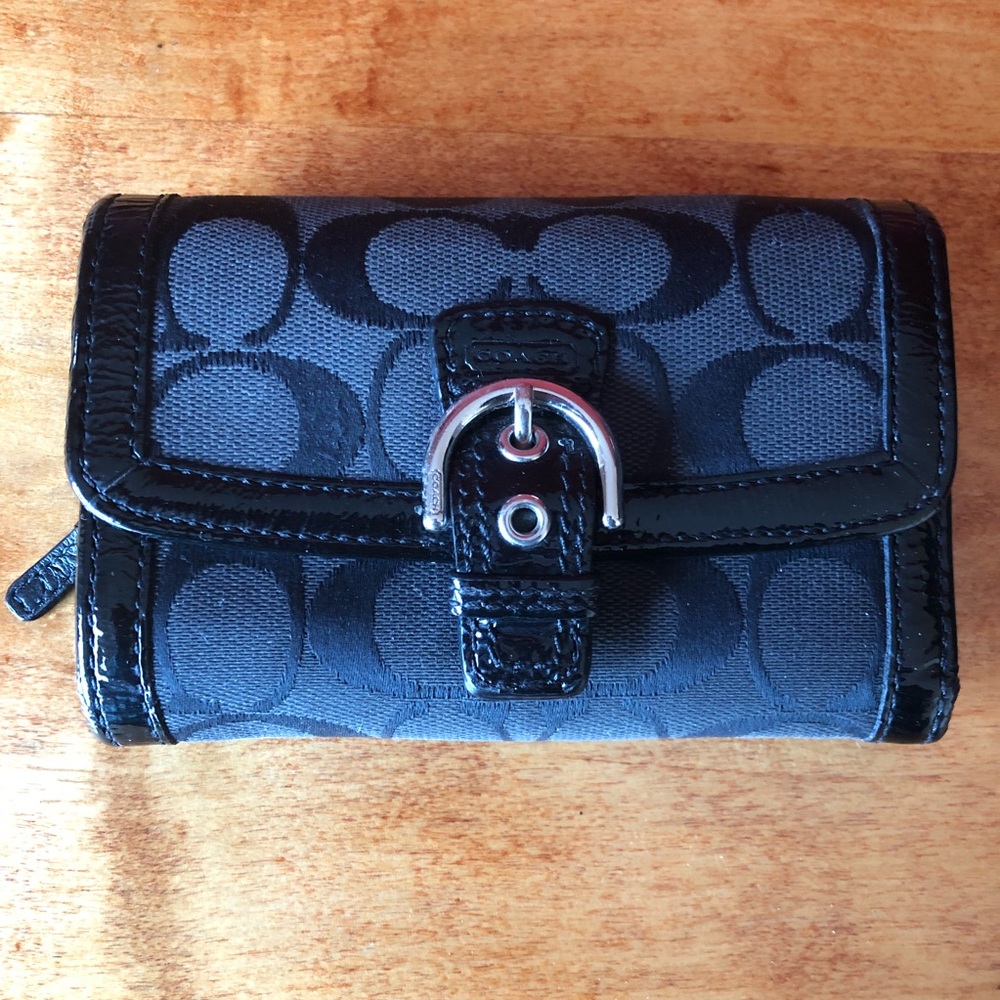 Coach Women’s black wallet